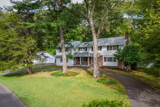 20 Maymont Lane, Trumbull, CT 06611
