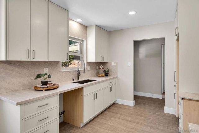 1940 W El Norte Parkway, Escondido, CA 92026