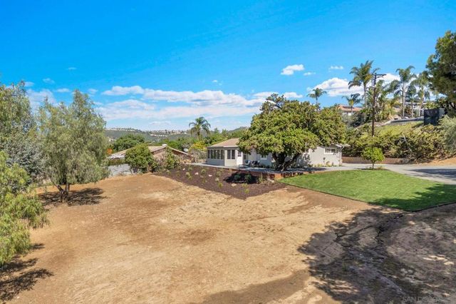 1940 W El Norte Parkway, Escondido, CA 92026