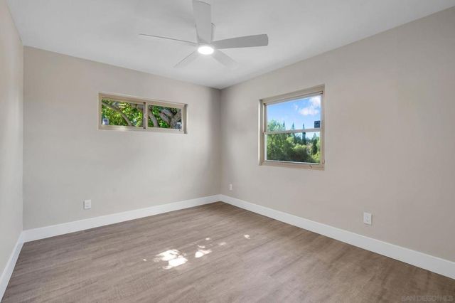 1940 W El Norte Parkway, Escondido, CA 92026
