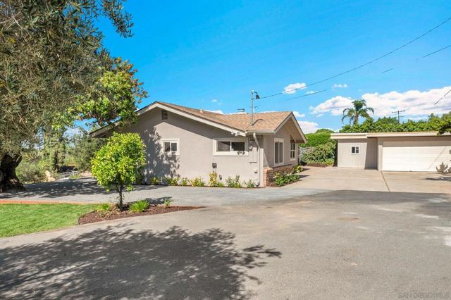 1940 W El Norte Parkway, Escondido, CA 92026