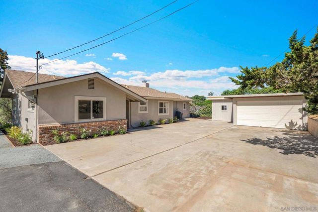 1940 W El Norte Parkway, Escondido, CA 92026