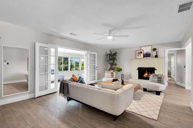 1940 W El Norte Parkway, Escondido, CA 92026