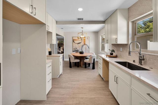 1940 W El Norte Parkway, Escondido, CA 92026