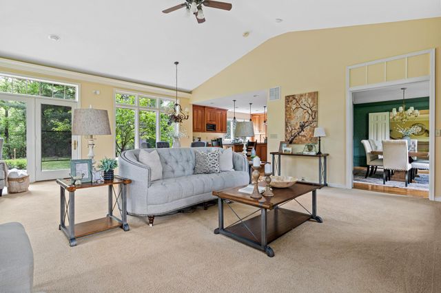 2 Crocus Lane, North Oaks, MN 55127