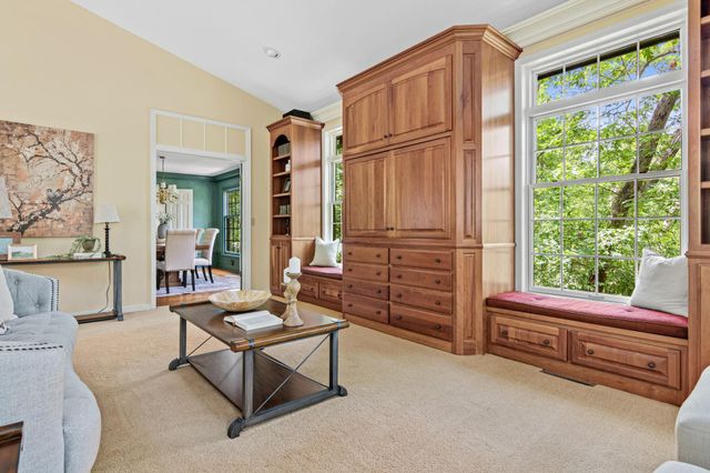 2 Crocus Lane, North Oaks, MN 55127
