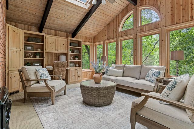 2 Crocus Lane, North Oaks, MN 55127