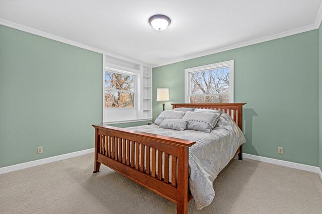 2 Crocus Lane, North Oaks, MN 55127