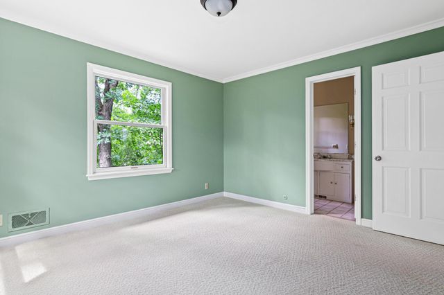 2 Crocus Lane, North Oaks, MN 55127