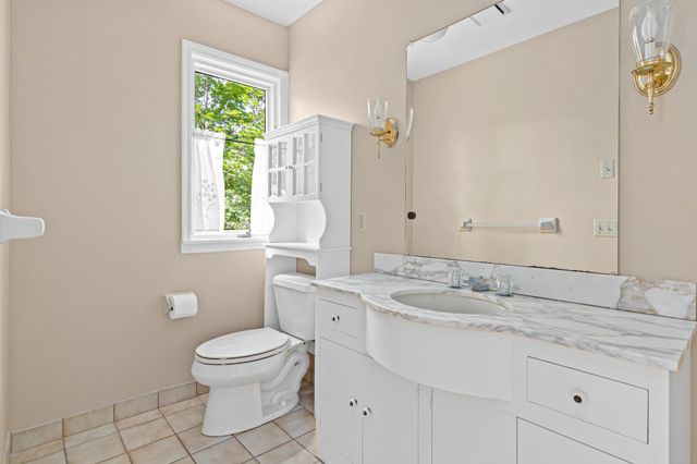 2 Crocus Lane, North Oaks, MN 55127