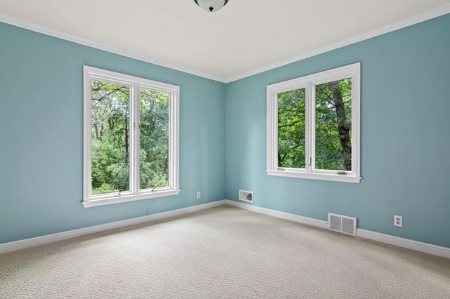 2 Crocus Lane, North Oaks, MN 55127
