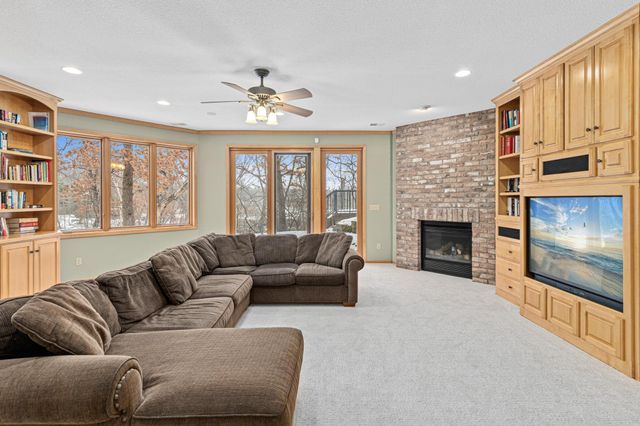 2 Crocus Lane, North Oaks, MN 55127