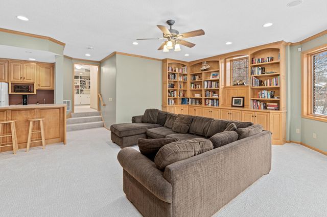 2 Crocus Lane, North Oaks, MN 55127