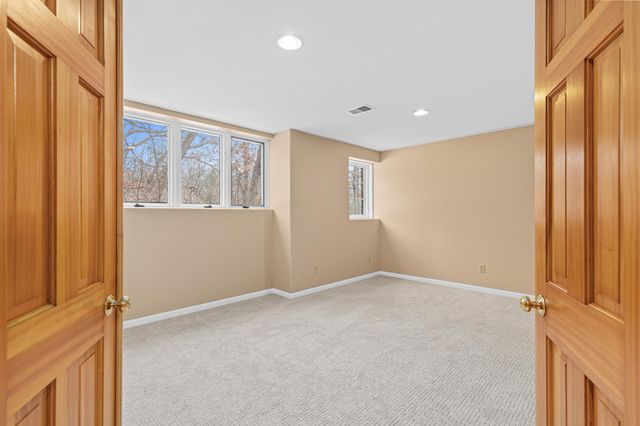 2 Crocus Lane, North Oaks, MN 55127