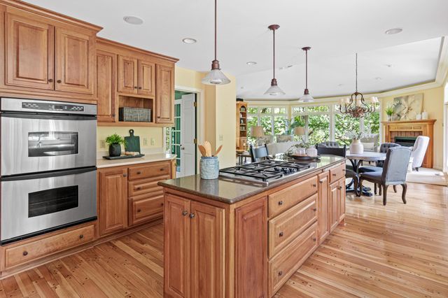 2 Crocus Lane, North Oaks, MN 55127