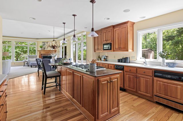 2 Crocus Lane, North Oaks, MN 55127