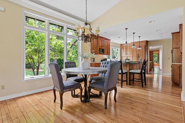 2 Crocus Lane, North Oaks, MN 55127