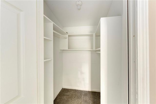 405 S BELLEMERE Road, Blue Springs, MO 64015