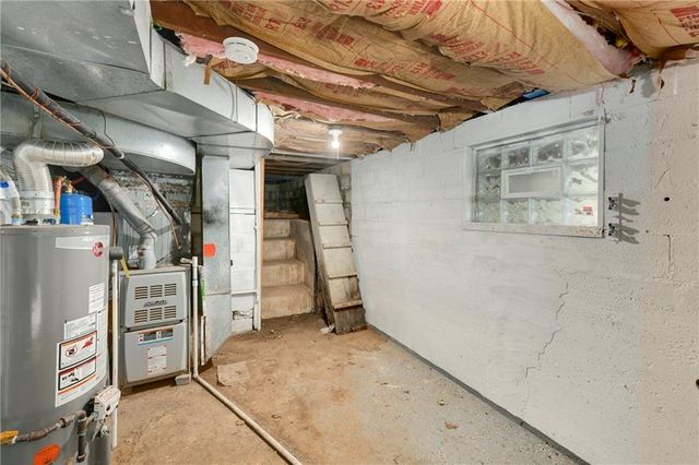 405 S BELLEMERE Road, Blue Springs, MO 64015