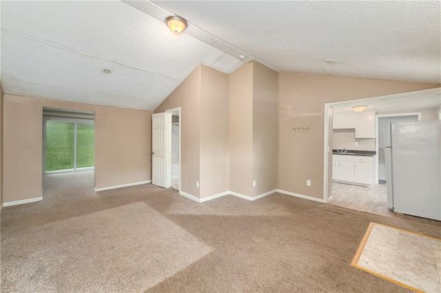 405 S BELLEMERE Road, Blue Springs, MO 64015