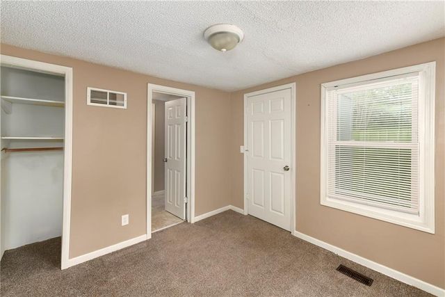 405 S BELLEMERE Road, Blue Springs, MO 64015