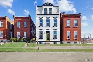 3330 Iowa Avenue, St Louis, MO 63118