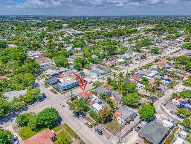 5423 Garden Avenue, West Palm Beach, FL 33405