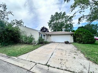 87 Highbury Drive, Elgin, IL 60120
