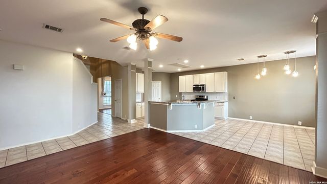 21227 RIO SABINAL, San Antonio, TX 78259