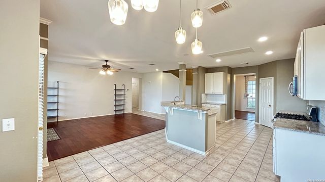21227 RIO SABINAL, San Antonio, TX 78259