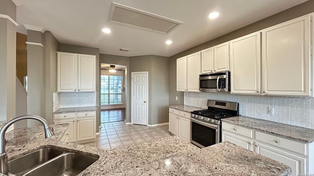 21227 RIO SABINAL, San Antonio, TX 78259