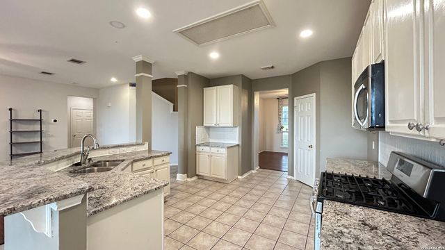 21227 RIO SABINAL, San Antonio, TX 78259
