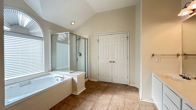 21227 RIO SABINAL, San Antonio, TX 78259