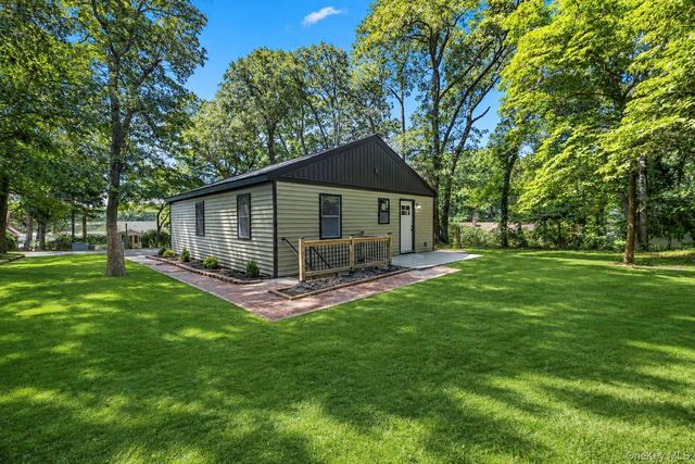 234 Lakeside Trail, Ridge, NY 11961