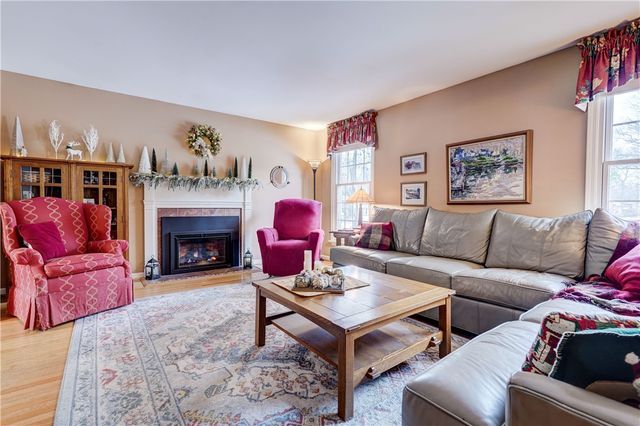 1237 Bucks Run, Webster, NY 14580