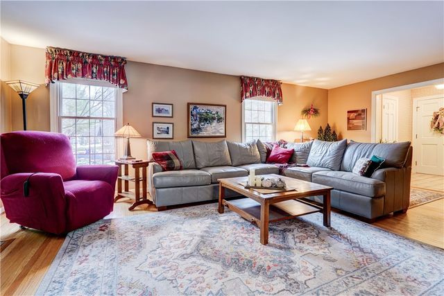 1237 Bucks Run, Webster, NY 14580