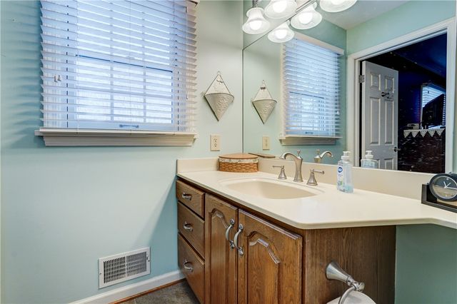 1237 Bucks Run, Webster, NY 14580