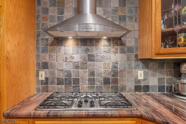48 Sand Pond Rd, Hardyston Twp., NJ 07419