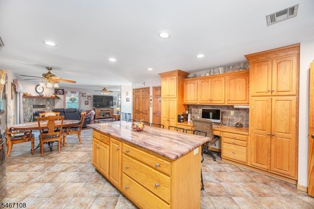 48 Sand Pond Rd, Hardyston Twp., NJ 07419