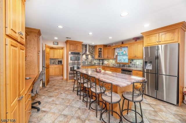 48 Sand Pond Rd, Hardyston Twp., NJ 07419