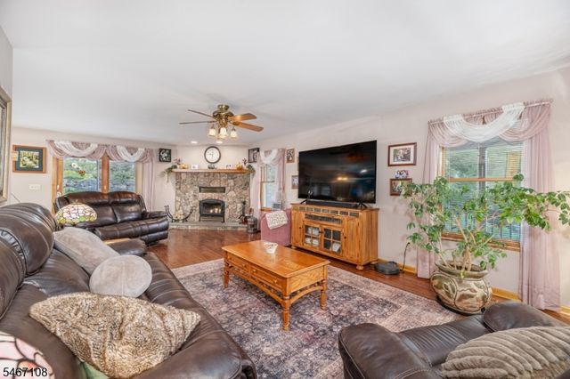 48 Sand Pond Rd, Hardyston Twp., NJ 07419