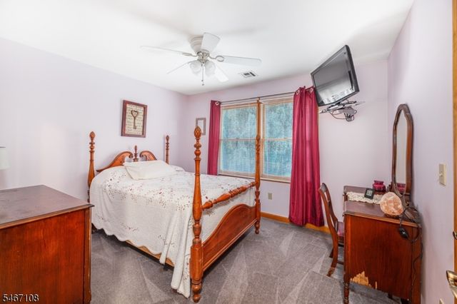 48 Sand Pond Rd, Hardyston Twp., NJ 07419