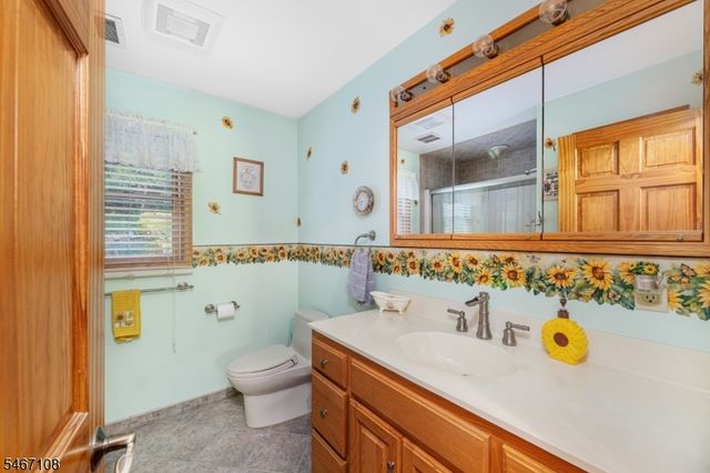 48 Sand Pond Rd, Hardyston Twp., NJ 07419
