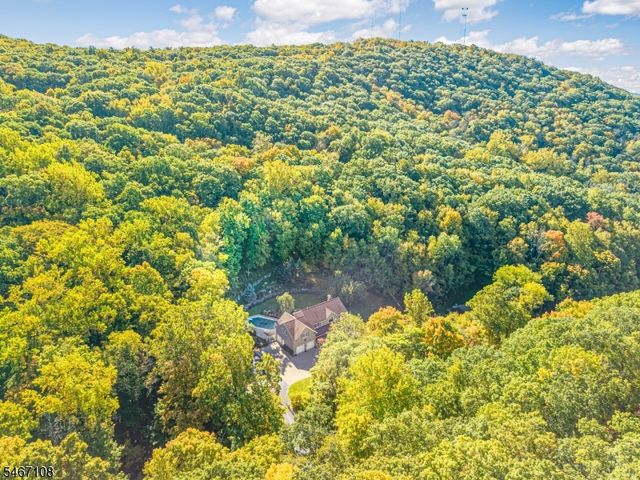 48 Sand Pond Rd, Hardyston Twp., NJ 07419