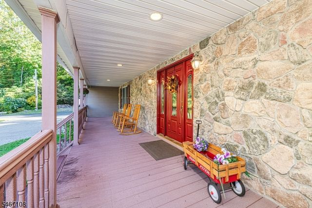 48 Sand Pond Rd, Hardyston Twp., NJ 07419