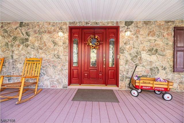 48 Sand Pond Rd, Hardyston Twp., NJ 07419