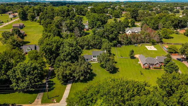 628 Vaughans Gap Rd, Spring Hill, TN 37174
