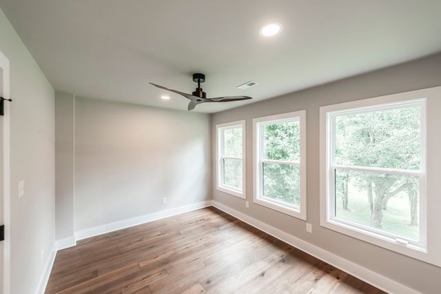 628 Vaughans Gap Rd, Spring Hill, TN 37174