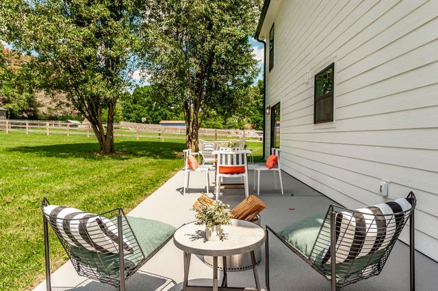628 Vaughans Gap Rd, Spring Hill, TN 37174