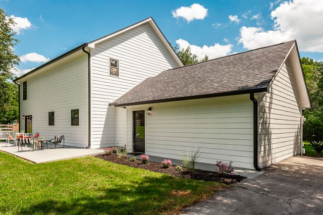 628 Vaughans Gap Rd, Spring Hill, TN 37174
